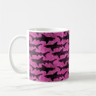 Taza De Café Ataque de los tiburones de las rosas fuertes