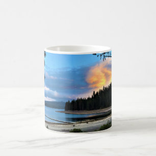 Taza De Café Atardecer en el lago Crescent, Oregón
