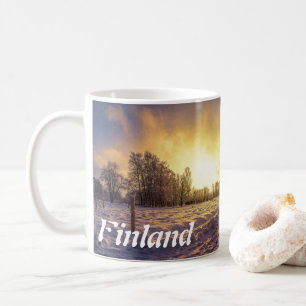 Taza De Café Atardecer sobre el nevado parque invernal