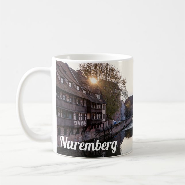 Taza De Café Atardecer sobre el viejo puente medieval en Nuremb (Izquierda)