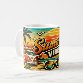Taza De Café Atmósfera veraniega Atardecer retro en la playa