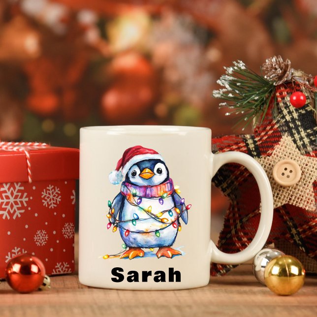 Taza De Café Atrapados en Navidades de pingüinos de luces (Tangled in Lights Penguin Christmas Coffee Mug)