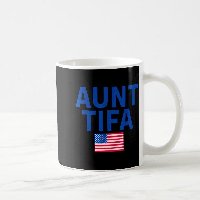 Taza De Café Aunt Tifa  (Derecha)
