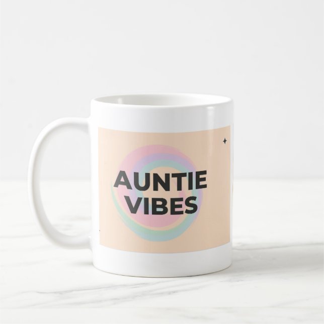 Taza De Café Auntie Vibes Mug – Pastel Abstract Aesthetic (Izquierda)