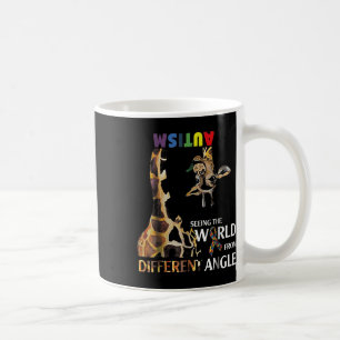 Taza De Café Autismo de jirafa viendo el mundo desde diferentes