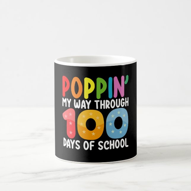 Taza De Café Avanzar A Través De 100 Días De Escuela (Centro)