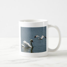 Taza De Café Ave Jugando Con Cisne