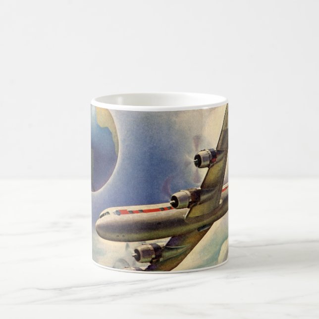 Taza De Café Avión de época volando por el mundo en nubes (Centro)