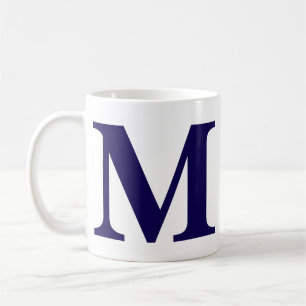 Taza de café azul moderna con monograma inicial mo