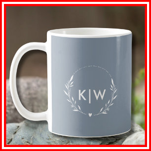 Taza De Café Azul Polvo y Blanco Monograma de Iniciales Moder