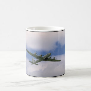 Taza De Café B29, cielo azul y aviones de Clouds_WWII