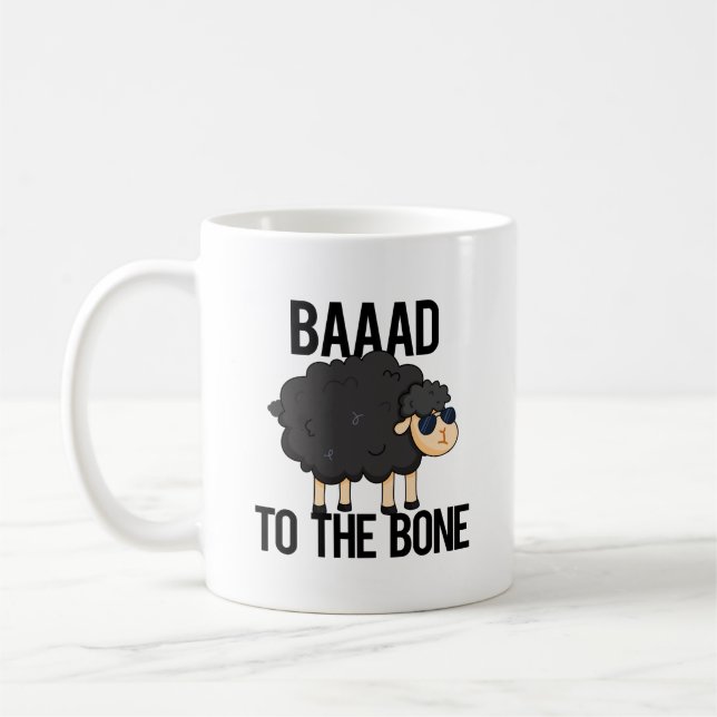 Taza De Café Baaad To The Bone Funny Black Sheep Pun (Izquierda)