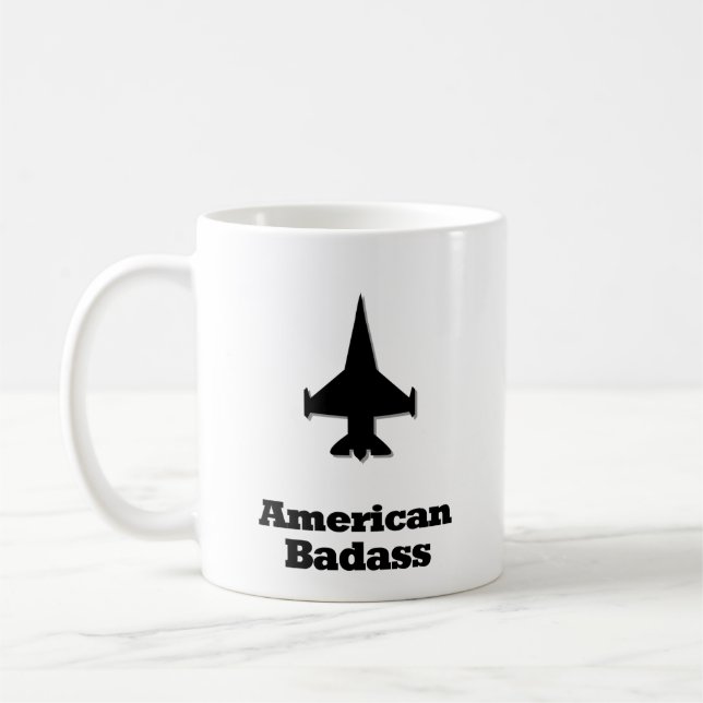 Taza De Café Badass contra Jet American (Izquierda)
