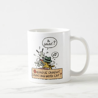 Taza De Café Baile cogido beagle con un gato