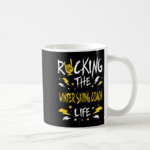 Taza De Café Balanceando El Entrenador De Esquí De Invierno Div