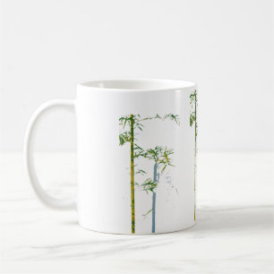 Taza De Café Bambú susurrante entre el crecimiento y el fragmen