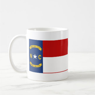 Taza De Café Bandera caroliniana del norte + taquilla de mapa