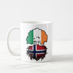 Taza De Café Bandera de árboles noruegos irlandeses de raíz