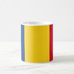 Taza De Café Bandera de Rumania (rumana)<br><div class="desc">Productos de bandera mundial de personalizable - Por favor,  no dude en añadir su propio texto.</div>