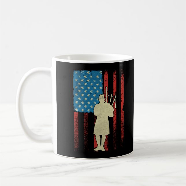 Taza De Café Bandera estadounidense de Bagpiper patriótica (Izquierda)