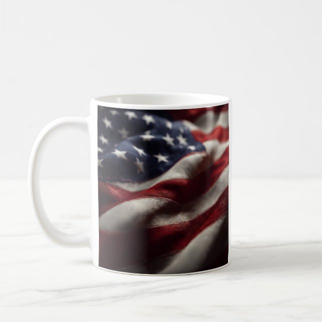 Taza De Café bandera patriótica ondeando la bandera estadounide (Izquierda)