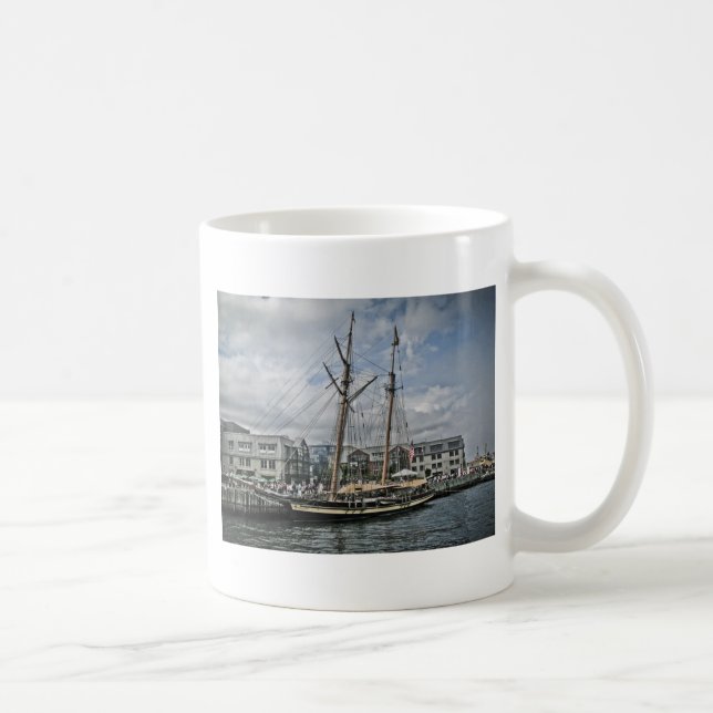 Taza De Café Barco alto en Halifax (Derecha)