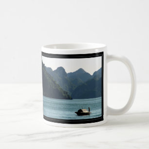 Taza De Café Barco en la bahía de Halong