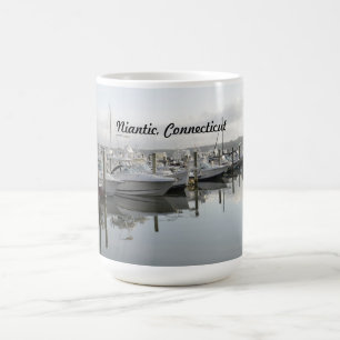 Taza De Café barcos atracados en un puerto deportivo de Connect