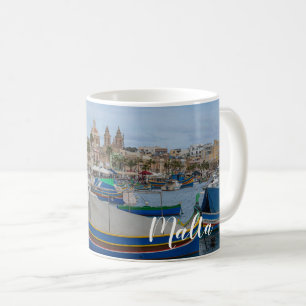 Taza De Café Barcos de pesca tradicionales y coloridos en Malta