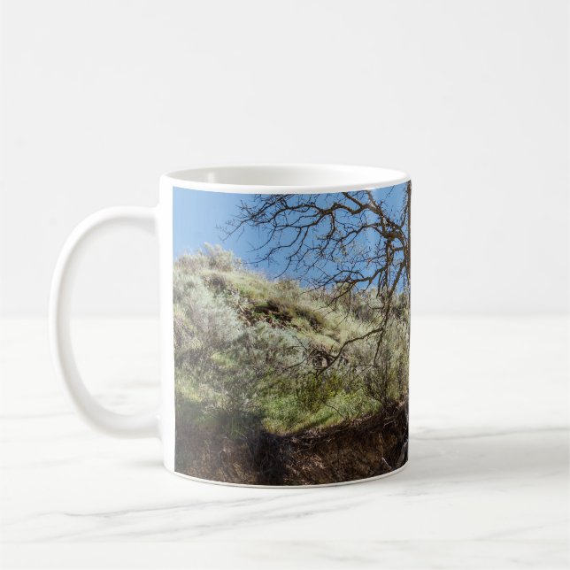 Taza De Café Bare tree on mountain during day (Izquierda)