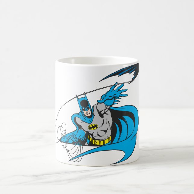 Taza De Café Batman Throws Batarang 3 (Centro)