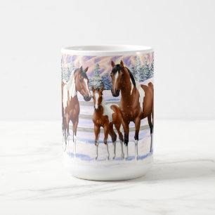 Taza De Café Bay Pinto Pintando Caballos En Nieve De Invierno