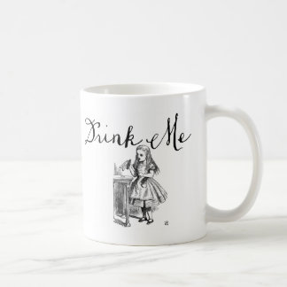 Taza De Café Beba Alicia en el paño de las maravillas