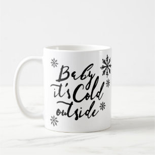 Taza De Café Bebé es escritura negra elegante exterior fría