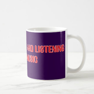 Taza De Café Beber café y escuchar música de los 80