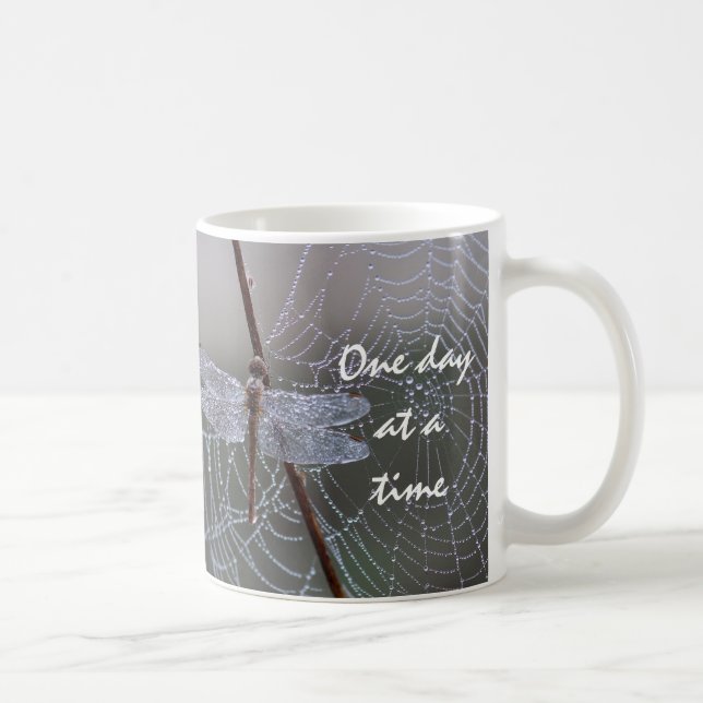 Taza De Café Bebonesa "Un día a la vez" Café Mug (Derecha)