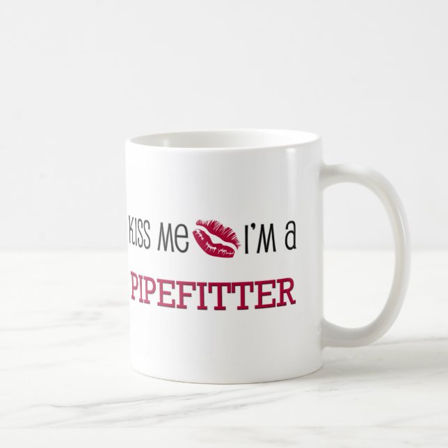Taza De Café Béseme que soy un PIPEFITTER (Derecha)