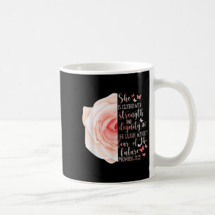 Taza De Café Bíblica cristiana versus proverbios 31_25 flor Ros