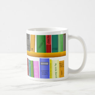 Taza De Café biblioteca de libros de estantes leyendo