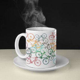 Taza De Café Bicicletas de color diferentes en un blanco