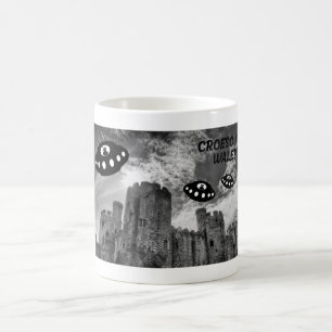 Taza De Café Bienvenido a Gales con algún visitante extraterres