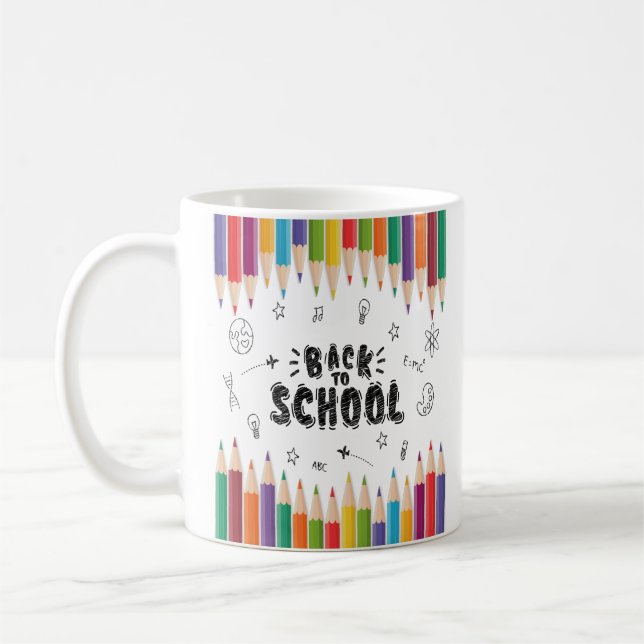 Taza De Café Bienvenido De Nuevo A La Camisa Escolar, Primer Dí (Izquierda)