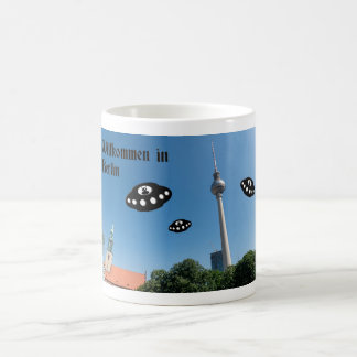 Taza De Café Bienvenidos a Berlín.   Visitantes extraterrestres