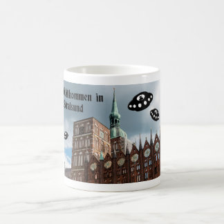 Taza De Café Bienvenidos a Stralsund. Visitantes extraterrestre