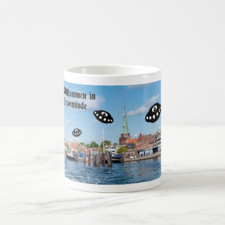 Taza De Café Bienvenidos a Travelmünde.   Visitantes extraterre