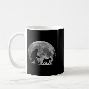 Taza De Café Bigfoot paseando a un perro Amantes de Coonhound d