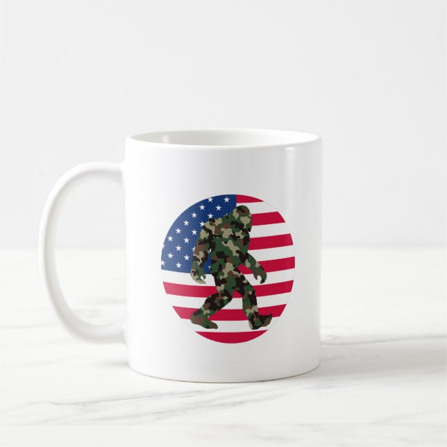 Taza De Café Bigfoot Sasquatch Camuflaje (Izquierda)
