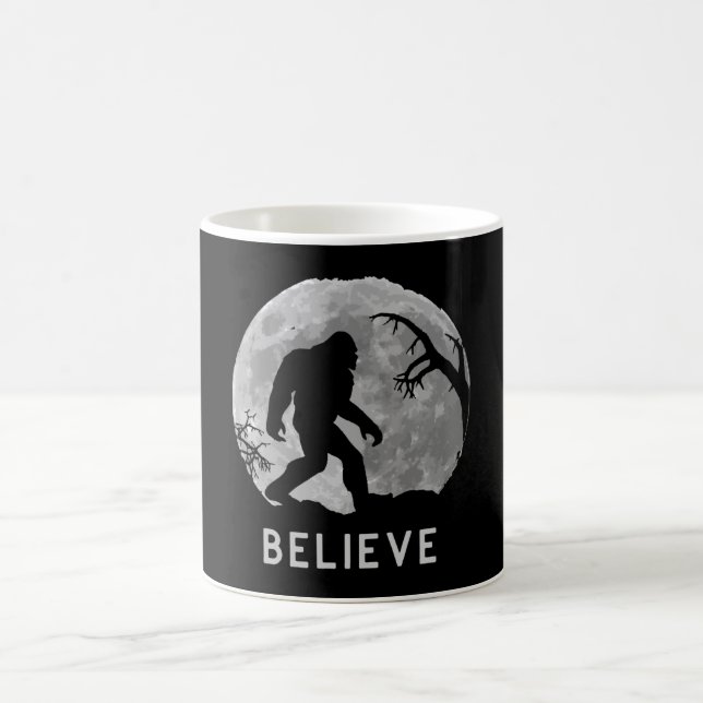 Taza De Café Bigfoot Sasquatch Moon Yeti Believe (Centro)