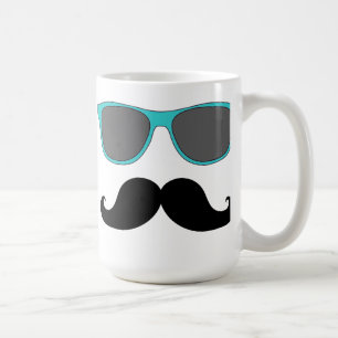 Taza De Café Bigote negro y humor azul de las gafas de sol de