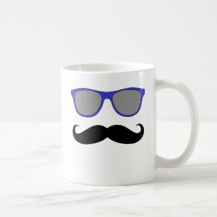 Taza De Café Bigote y humor azul de las gafas de sol